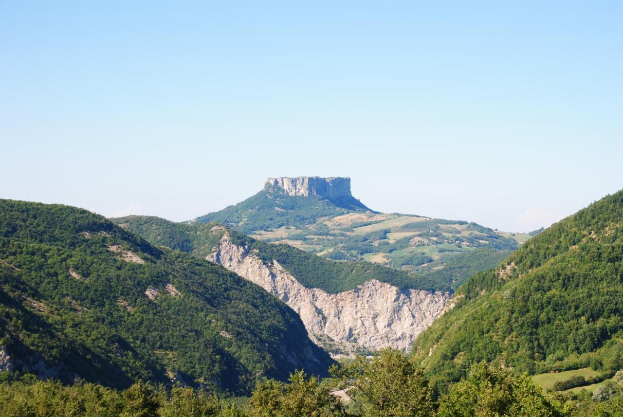 Casale Monte Valestra Panzió Bebbio Kültér fotó